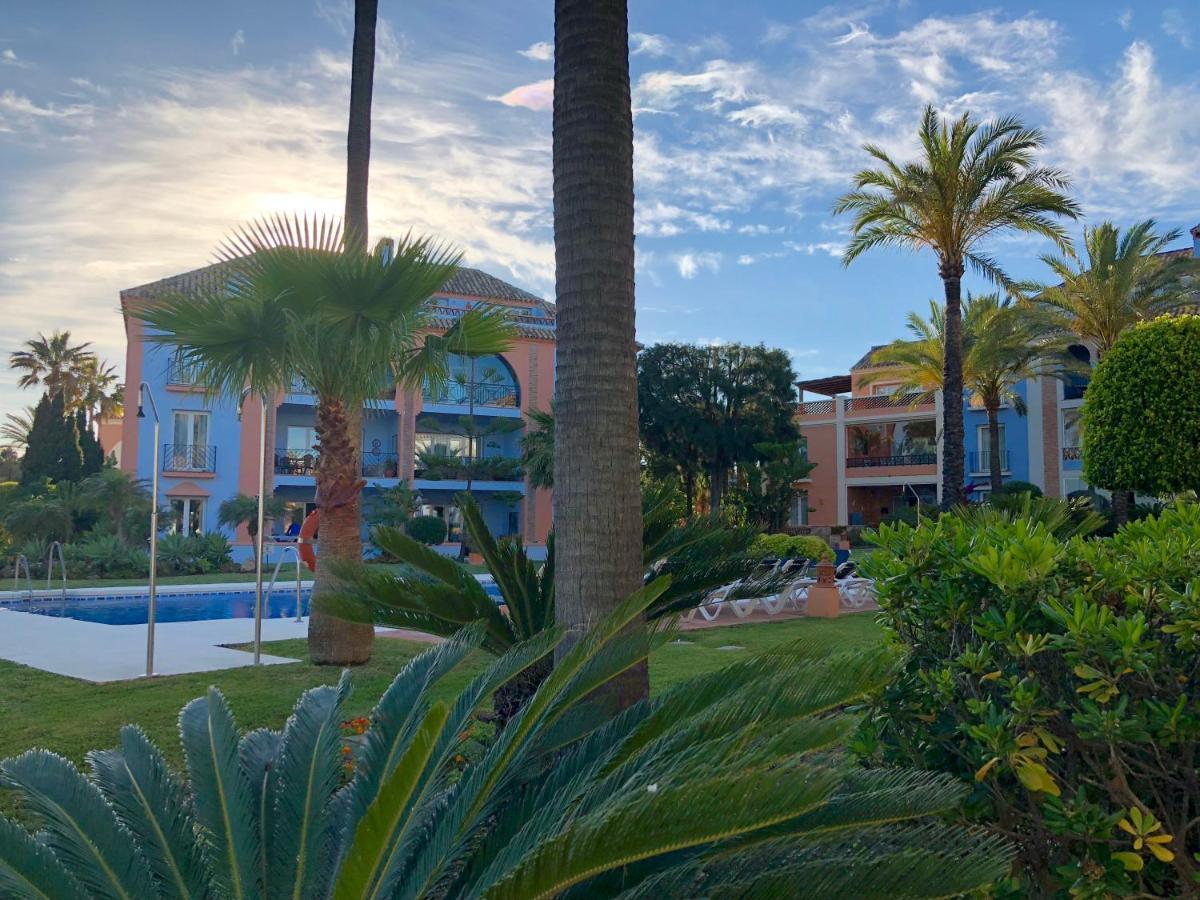 Апартаменти La Perla De La Bahia, Urbanizacion Gran Lujo Bahia de Casares Екстер'єр фото